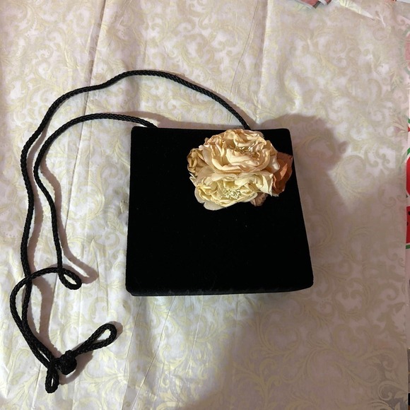 VELVET crossbody evening bag - Picture 1 of 3